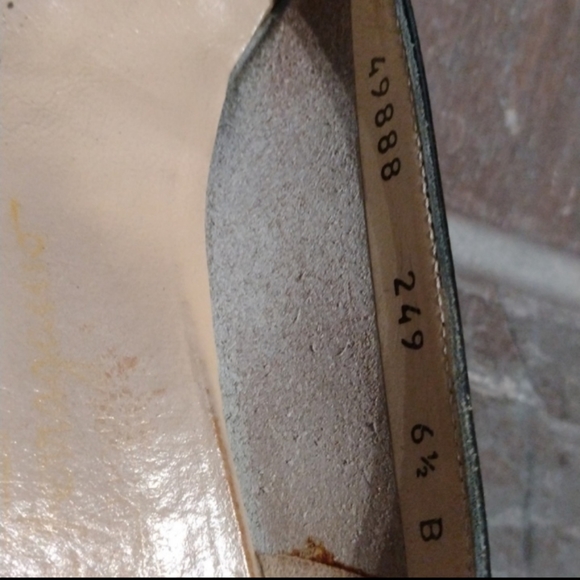 Salvatore Ferragamo lot of 2 vintage pumps size 6.5 - Picture 4 of 5